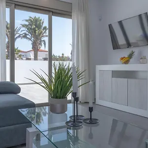 Poris 1 Beachfront By Holidays Corralejo